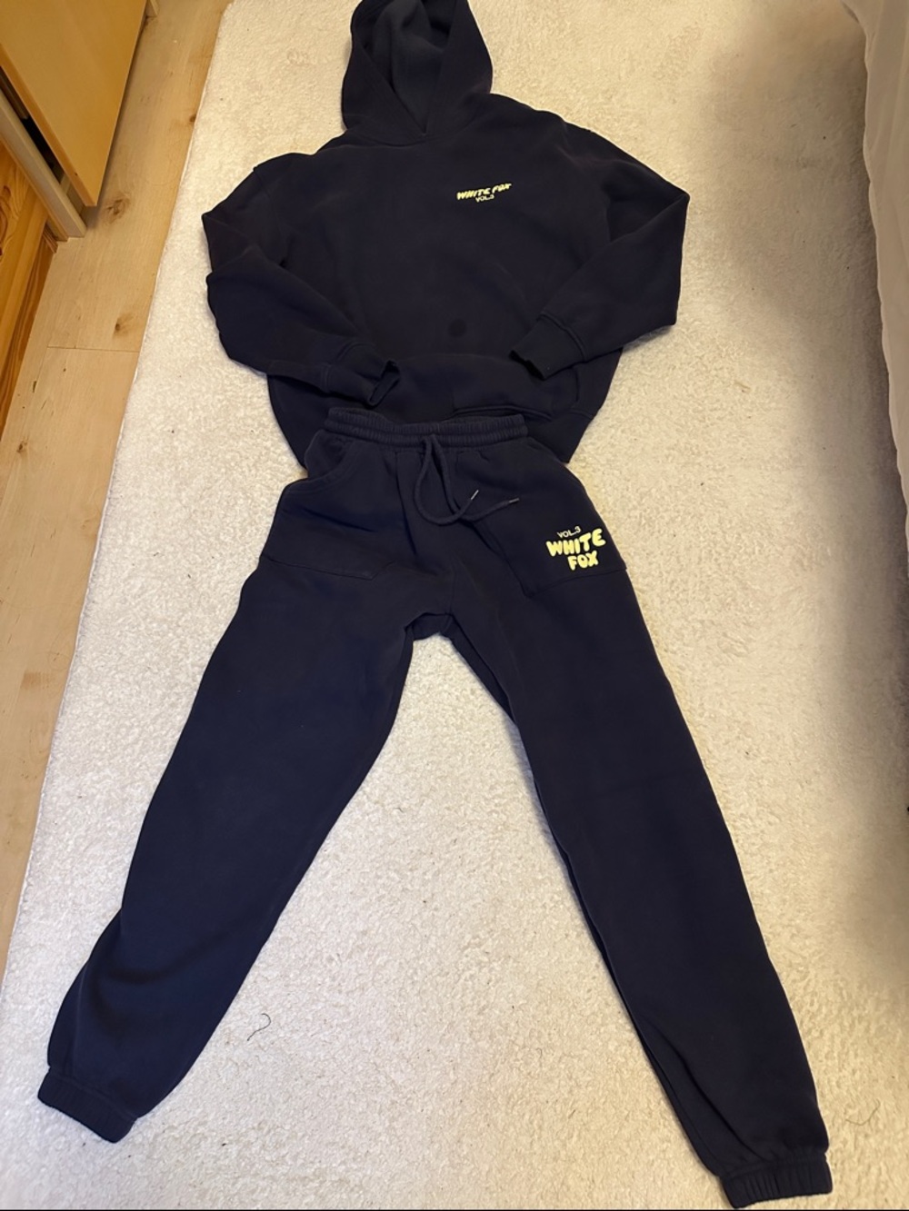 WHITE FOX SWEAT OUTFIT